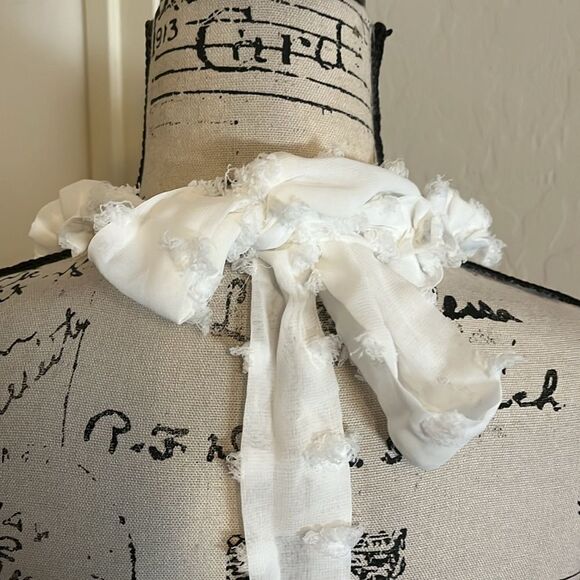 Lulu’s White Halter Belt Dress Feminine Contemporary Event Festival Brand New - Picture 9 of 16